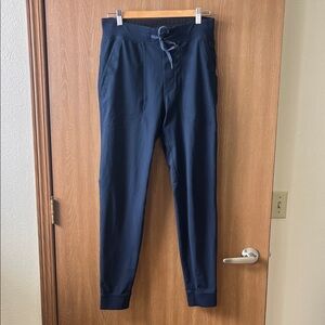Lulu lemon Men’s medium Joggers